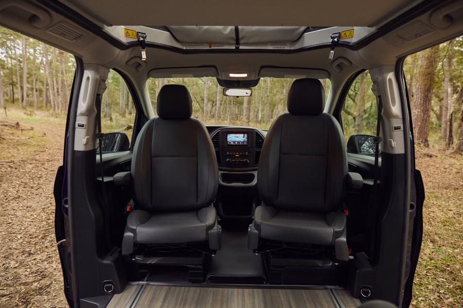 Интерьер Mercedes-Benz Weekender 2020 года  (фото 3 из 38)